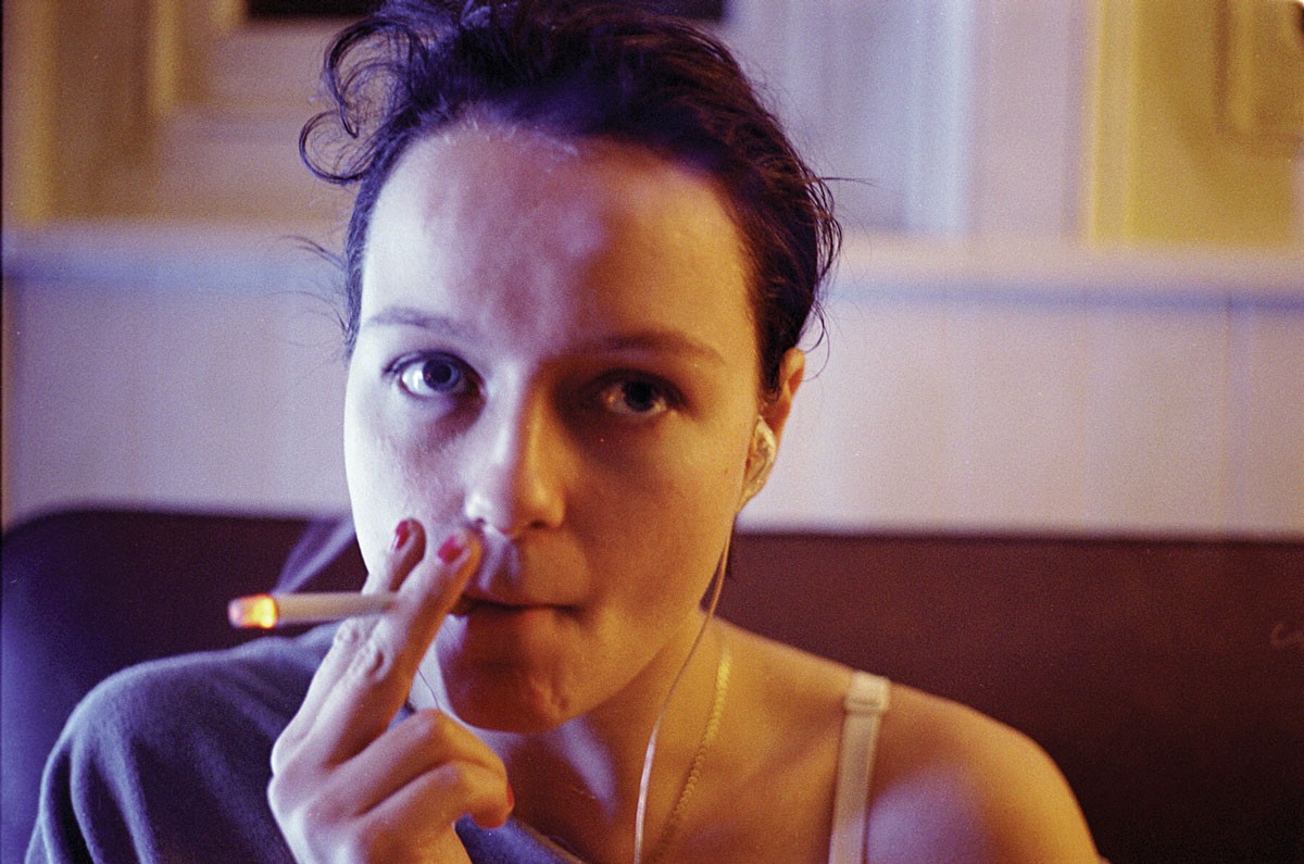 Morvern (Samantha Morton) smokes a cigarette