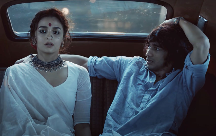 Gangubai (Alia Bhatt) and Afsaan (Shantanu Maheshwari)