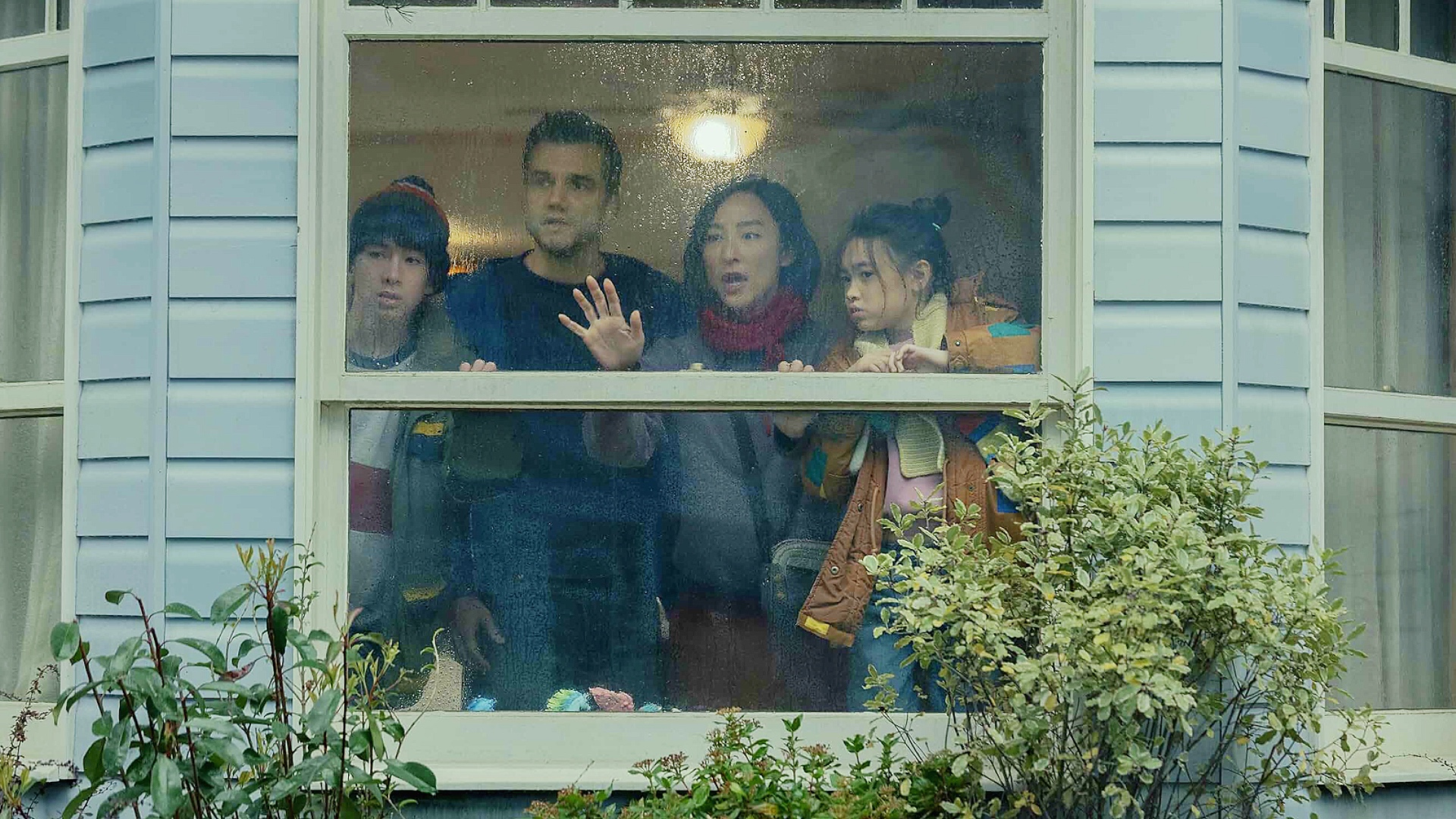 The Ocean Comes Alive In “The Last House”